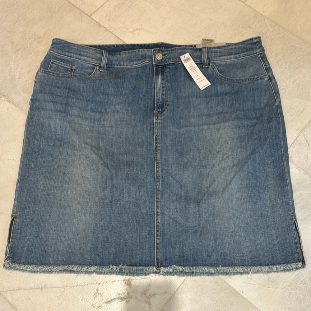 NWT Chico’s Jean skirt size 4